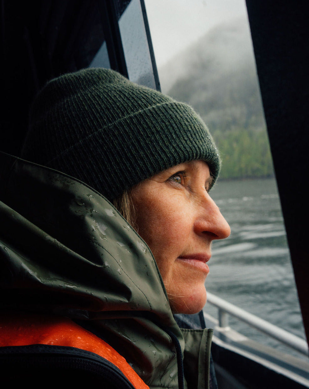 green anian recycled cashmere toque