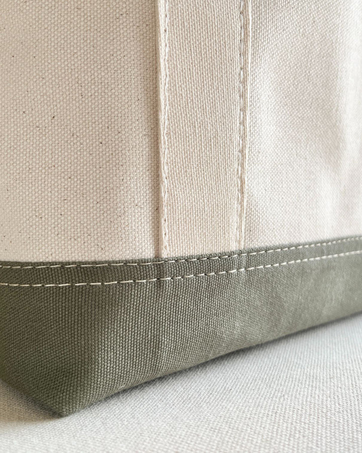 Close-up of a Rather Green Amiga tote bottom