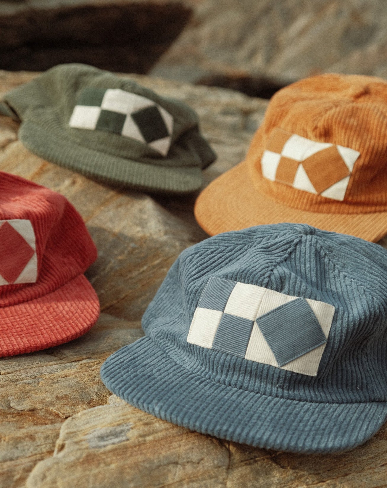 upperform-monochrome-flag-hat