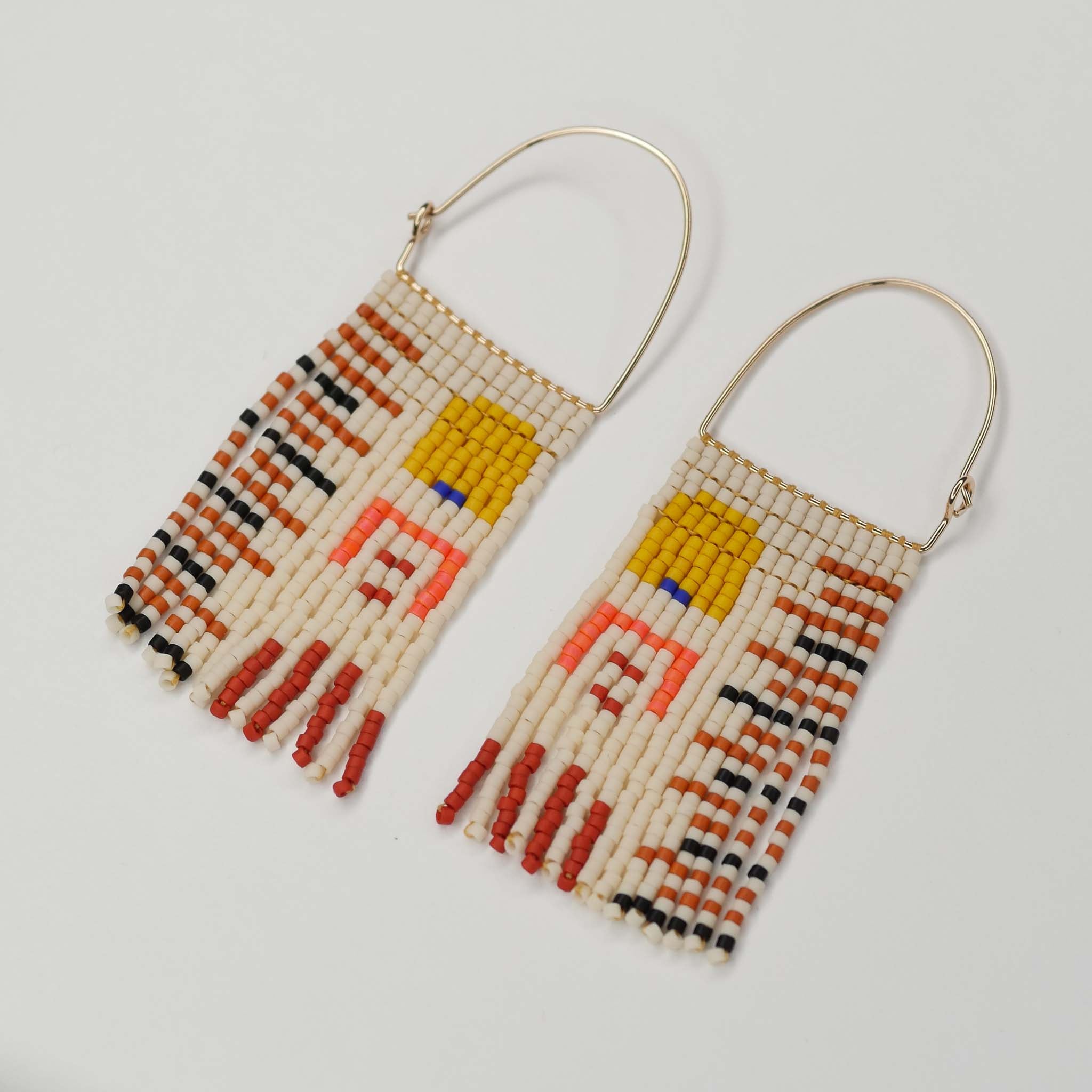 Aiysha Tapesty Earrings in waxwing