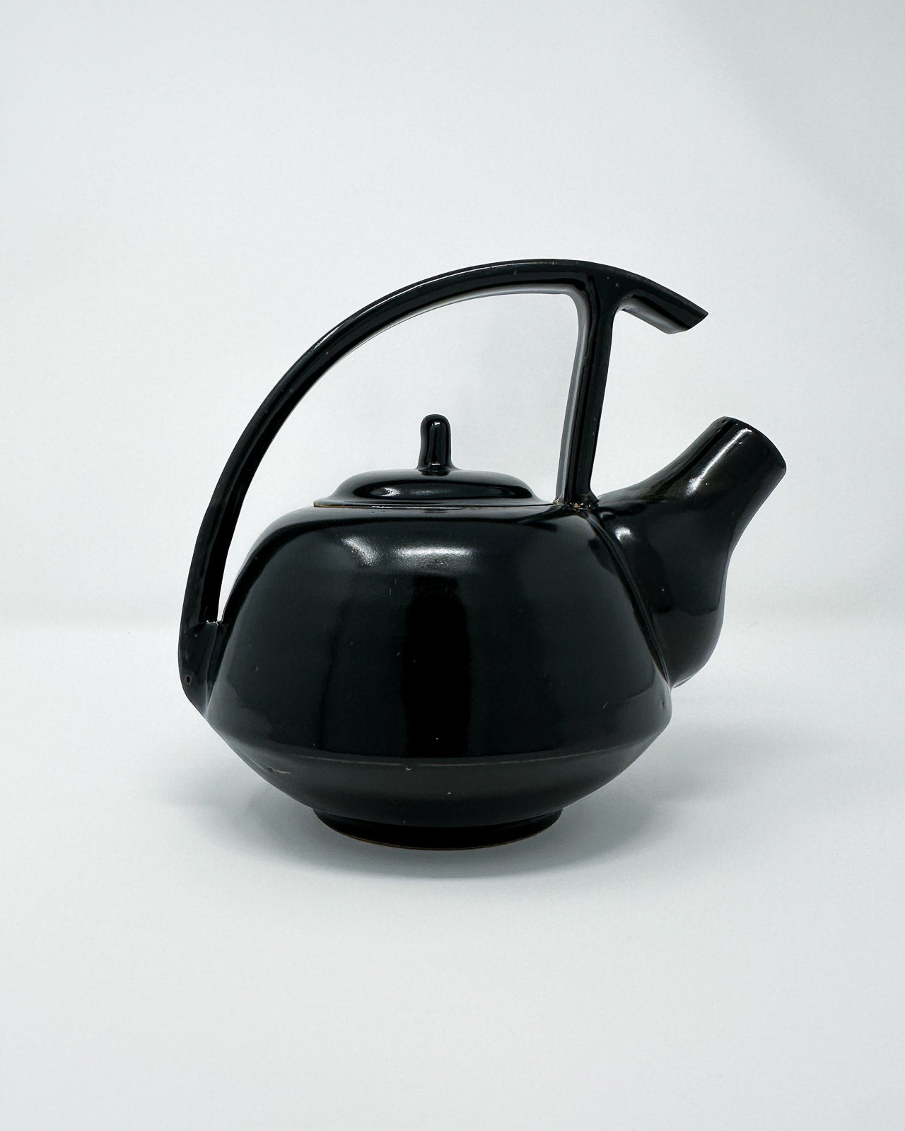 kate metten bauhaus teapot in black 