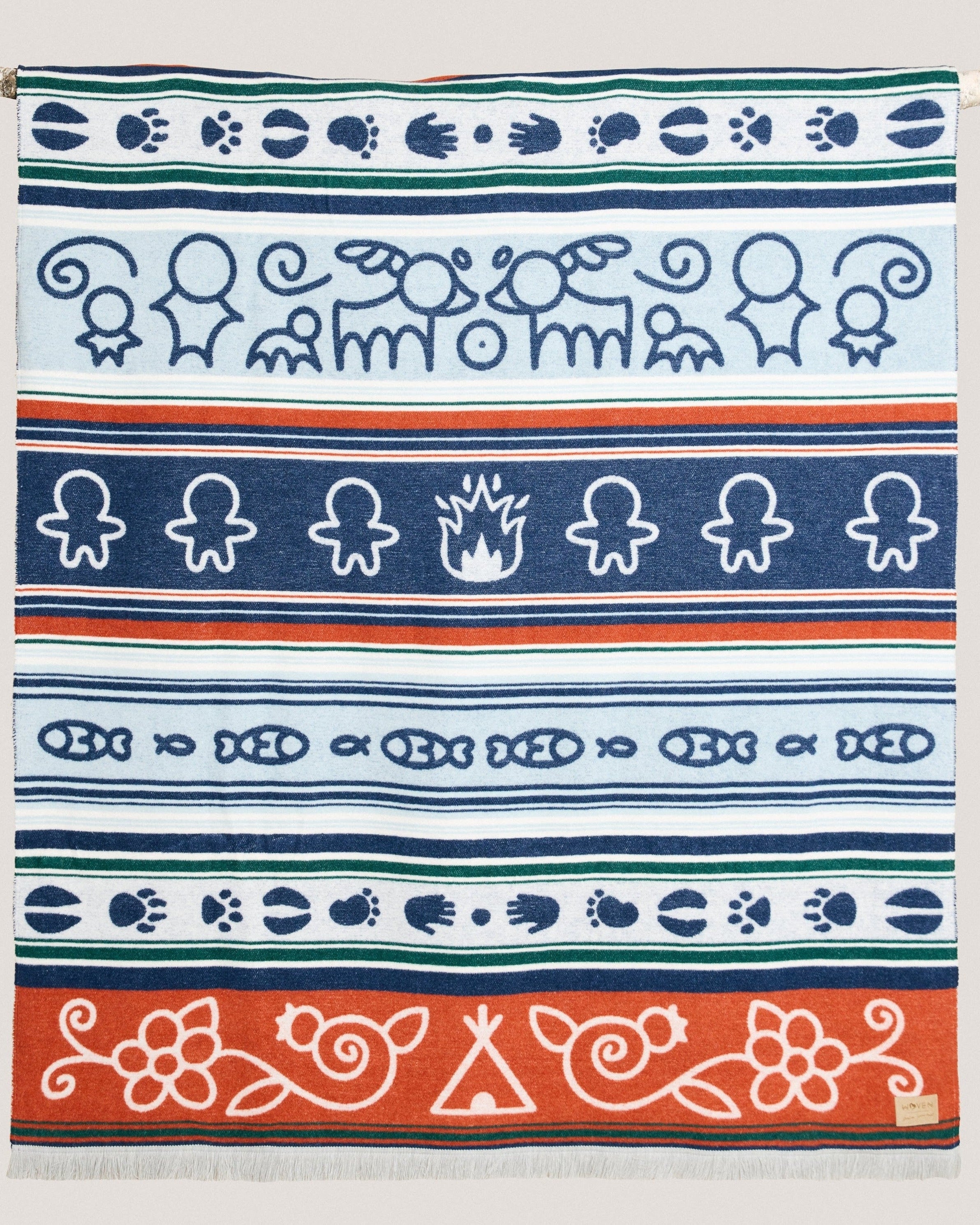 Mini Tipi Mother Earth blanket displayed.